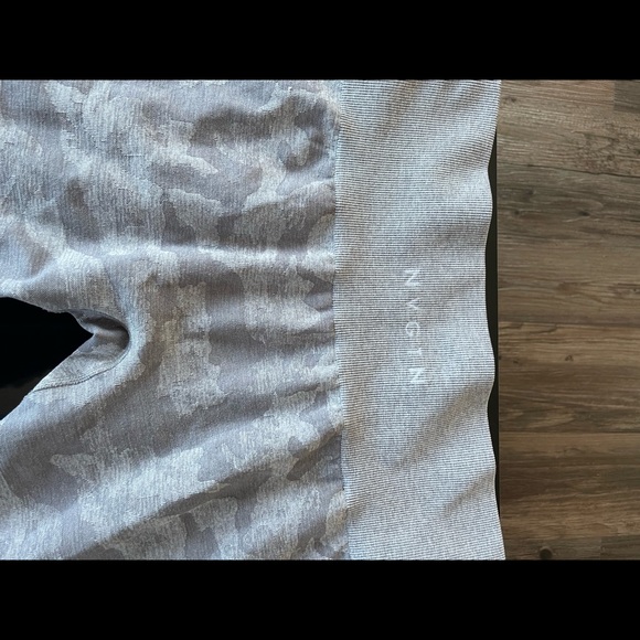 NVGTN Gray Camo Leggings Size L - Picture 2 of 3